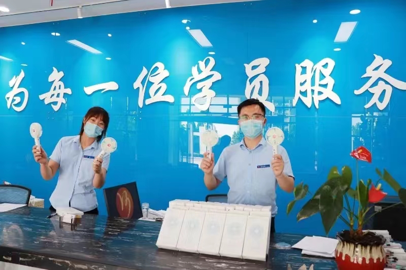 【濟(jì)寧大運(yùn)河駕?！扛呖己?，一起相約大運(yùn)河駕校繼續(xù)做同學(xué)！(圖2)