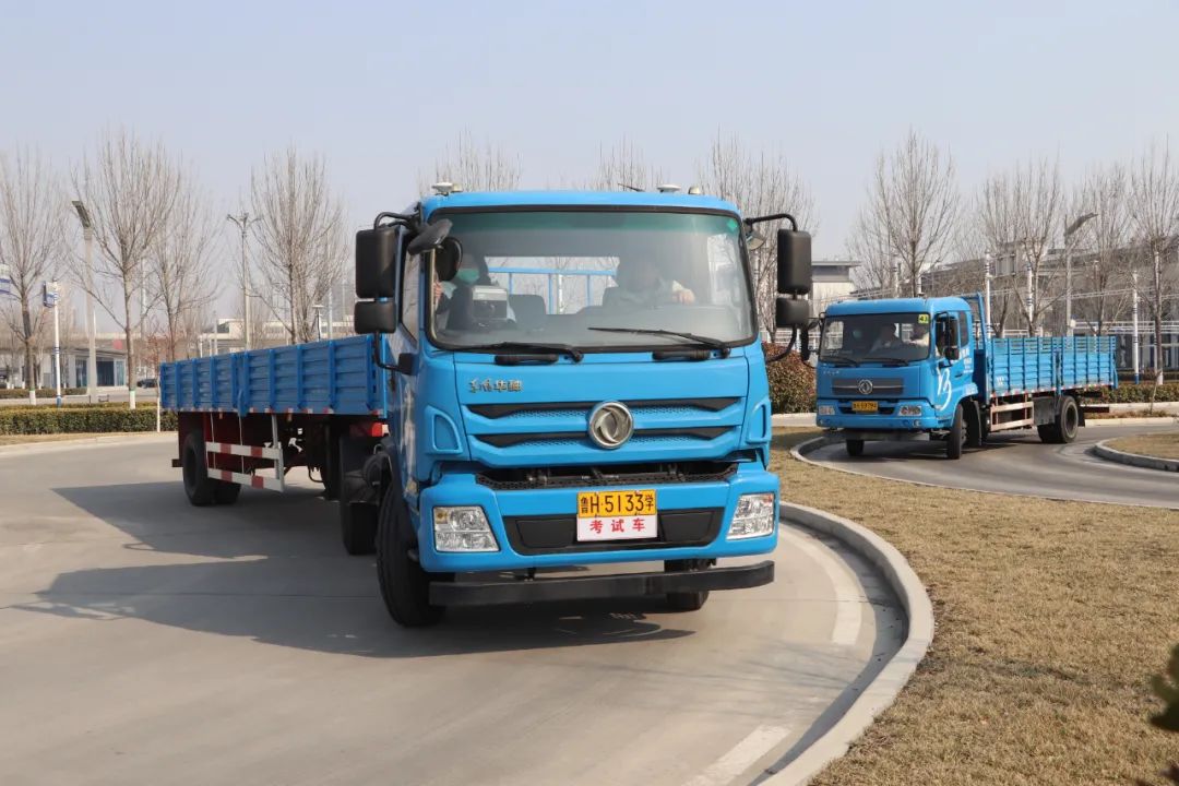 【濟(jì)寧大運(yùn)河駕校】大車班型全新升級(jí)，設(shè)備車模擬考試訓(xùn)練！(圖3)