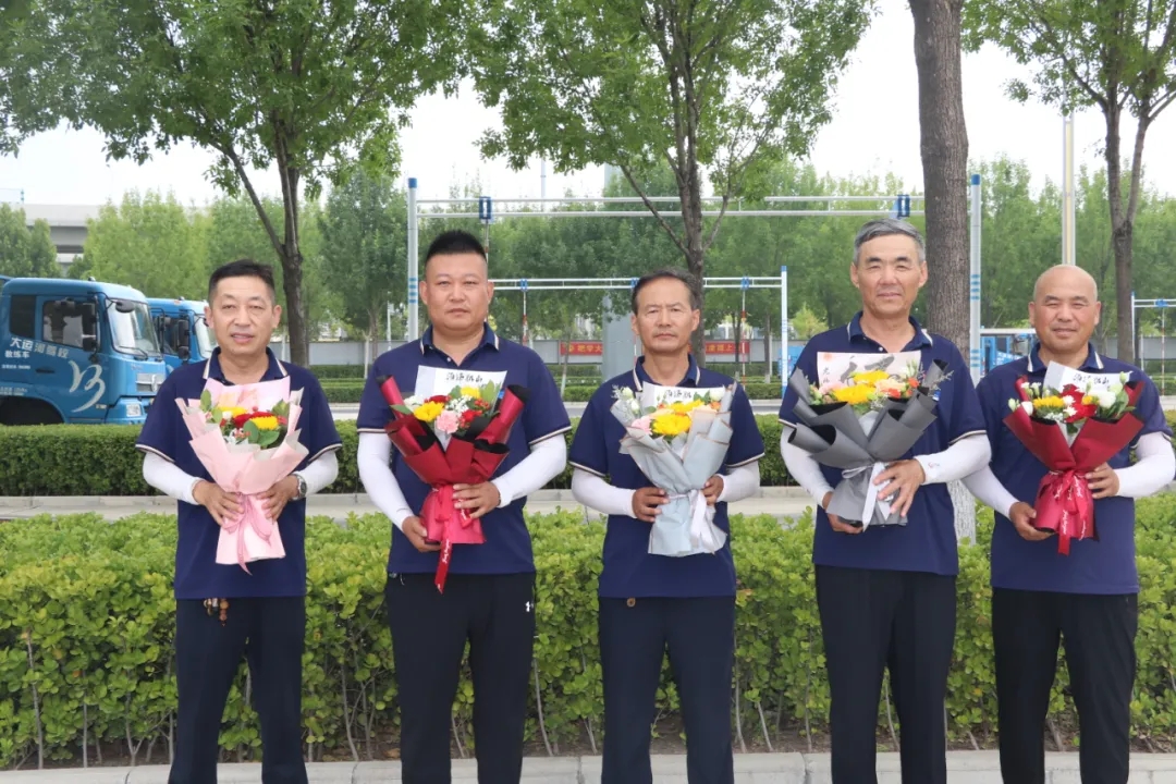 鮮花獻(xiàn)禮！祝所有的老師、教練們節(jié)日快樂！(圖3)