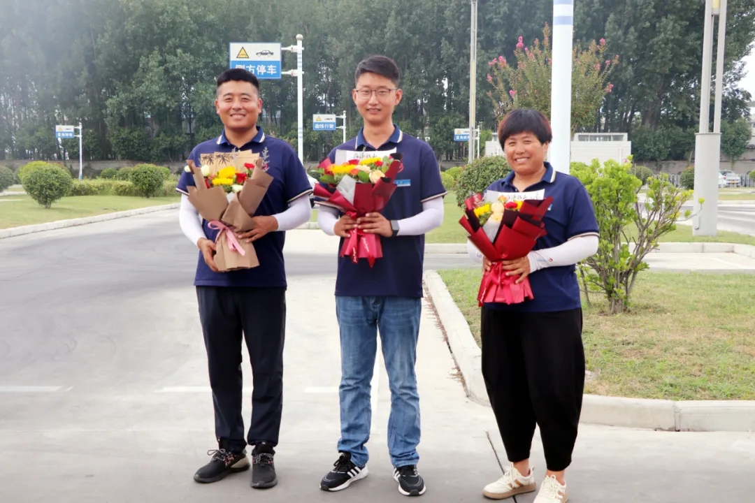 鮮花獻(xiàn)禮！祝所有的老師、教練們節(jié)日快樂！(圖4)