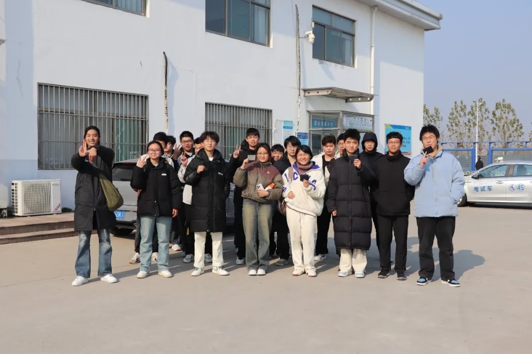 濟職24屆首批報名新同學(xué)，已順利拿證！(圖1)