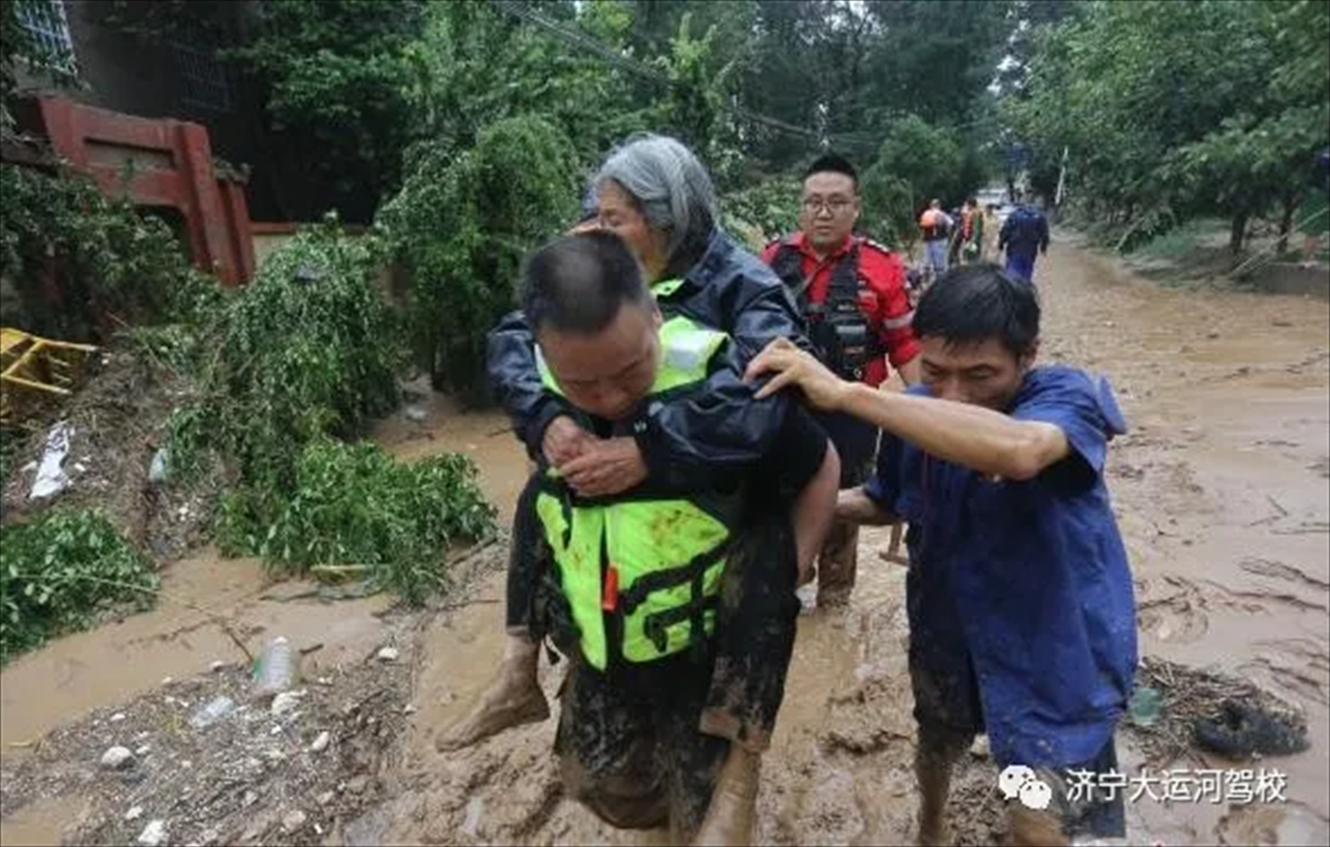 【濟寧大運河駕?！咳w員工愛心捐款，為河南加油！(圖1)